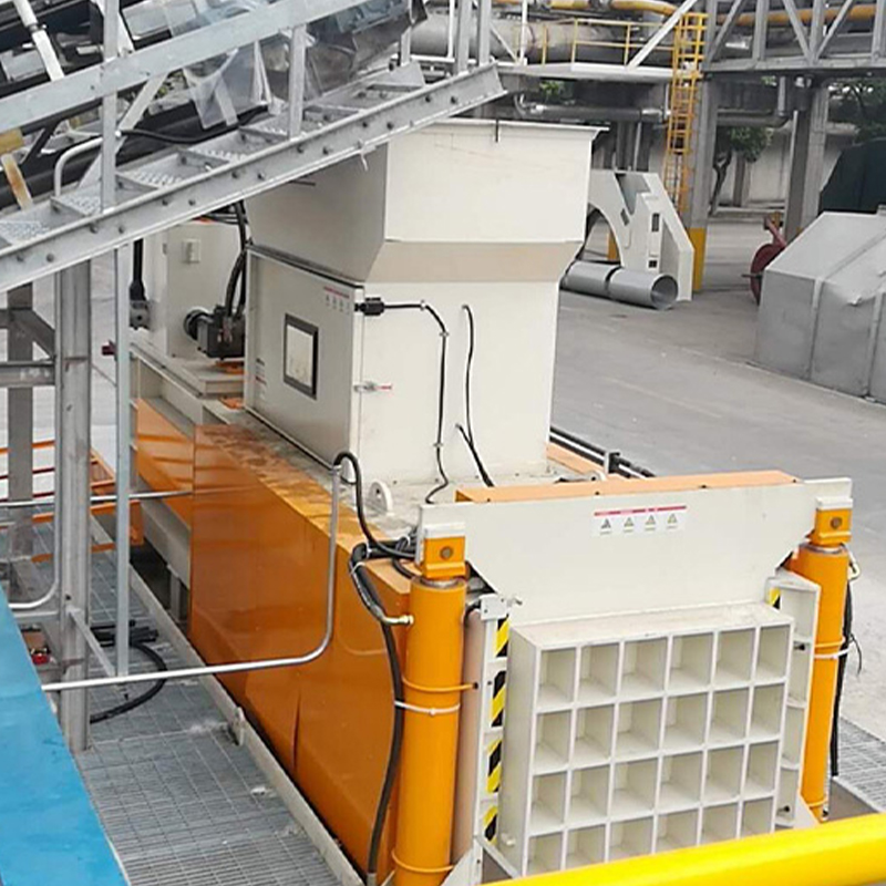 Équipement de compression et de compression d'eau